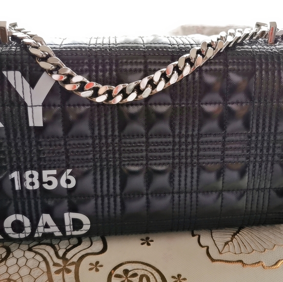 Burberry Small Lola Bag - Picture 5 of 5